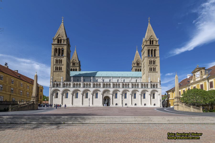 Moschee Gazi Khassim in P�cs, April 2026
