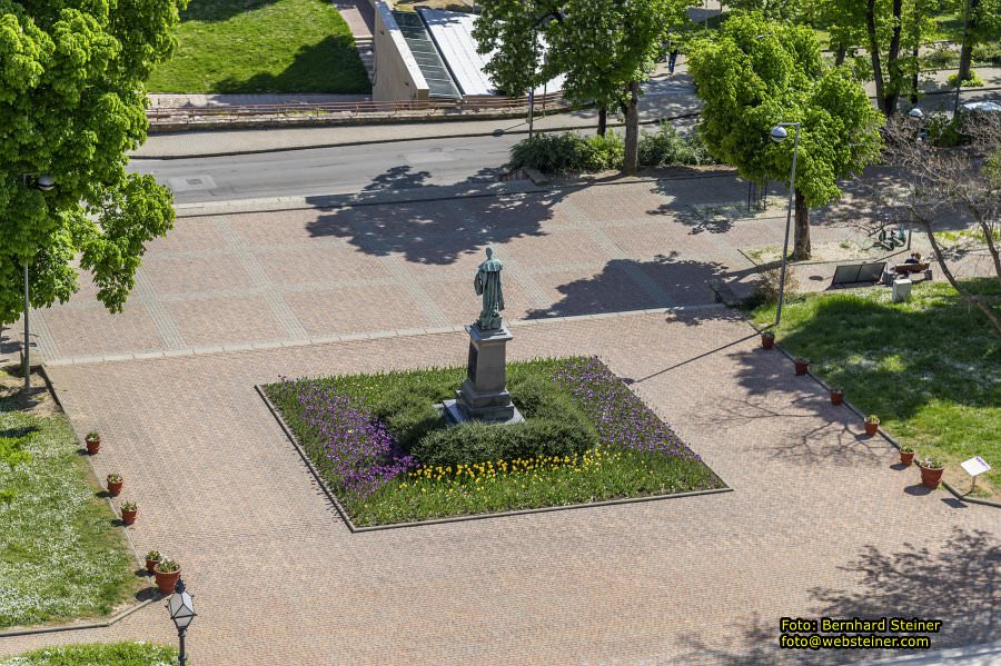 P�csi Bazilika in P�cs, April 2026