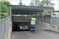 FF Neufeld: Fahrzeugbergung aus Tiefgarage, 23.06.2015