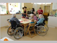 Pflegeheim besucht Neufelder Kinderkrippe, 10.05.2013