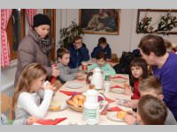 Roratefrhstck mit Volksschlern in Neufeld, 12.12.2013