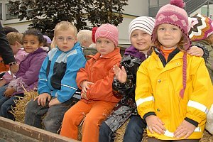 Erntedankfest im Kindergarten mit Traktorfahrt 2008