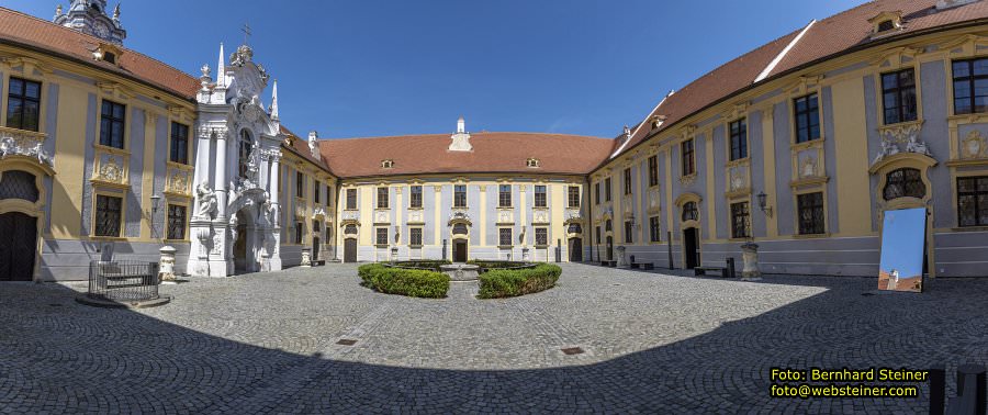 Stift Drnstein an der Wachaubahn, Juni 2023