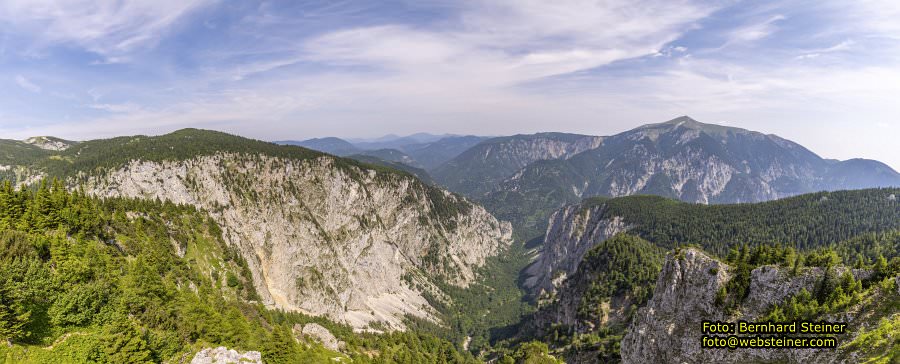 Raxalpe mit Rax-Seilbahn, Juli 2023