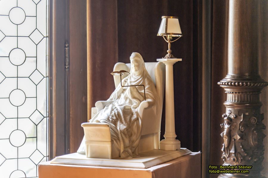 Peles, Brasov, Bran in Rum�nien, April 2024